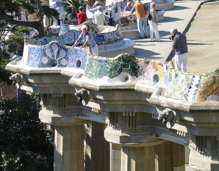 park guell bench