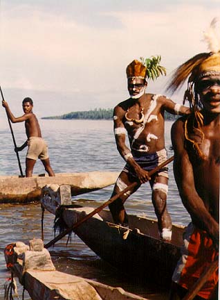 asmat2.jpg (65201 bytes)