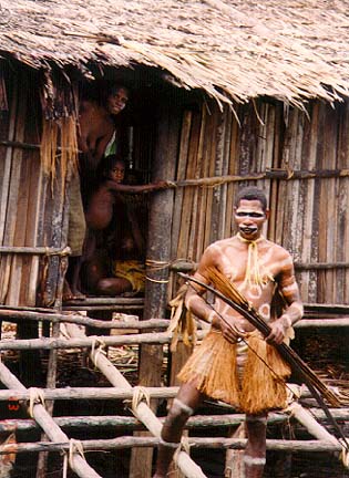 asmat9a.jpg (78486 bytes)