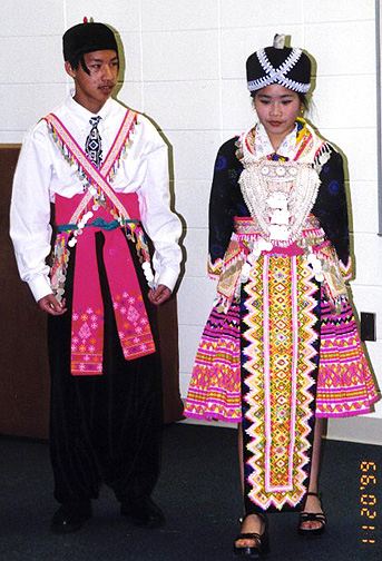 hmong00.jpg (150655 bytes)